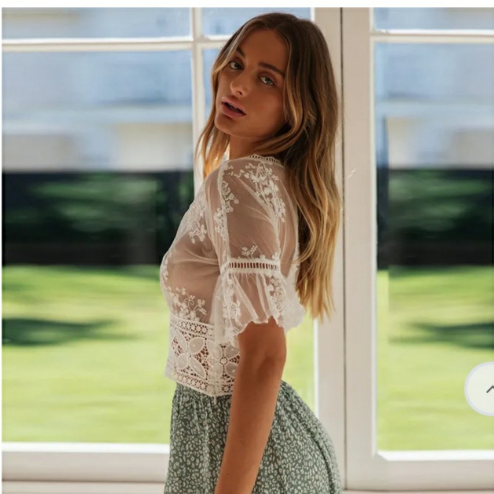 Gorgeous Lace Crop Top - Picture 3 of 7